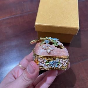 Vintage ceramic jewelry holder